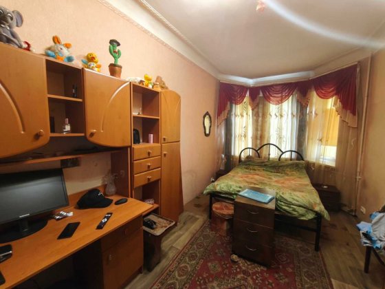 Продам 2-х комнатную на правом берегу Кам'янське