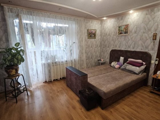 Продам 3 кімнатну квартиру в Дергачах по вулиці Садова Дергачі