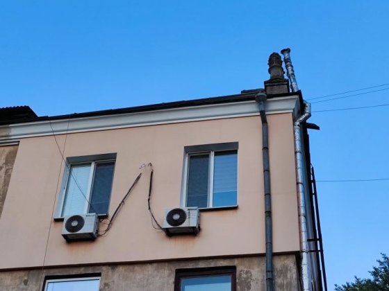 Продам 3комнатную квартиру ул.Запорожская д.8 Сталинка Каменское