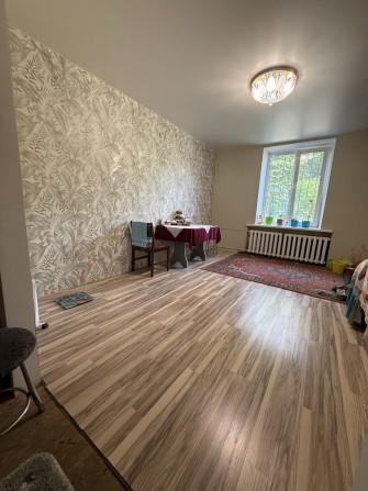 Продам 2-к квартиру вул. Комунарна - фото 1