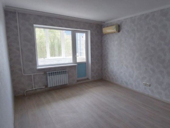 Продается 2-к квартира с ремонтом на Левом берегу .11-й мкр. Кам'янське