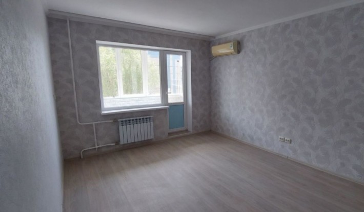 Продается 2-к квартира с ремонтом на Левом берегу .11-й мкр. - фото 1