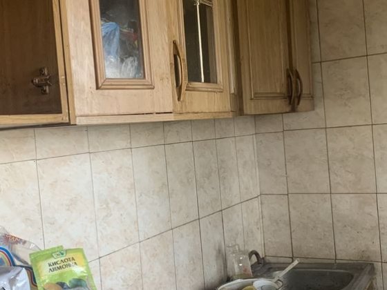 Продам 2 к.кв. под ремонт, ул. Матросова Кам'янське