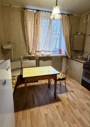 Продам 2х комнатную квартиру в центре - фото 1