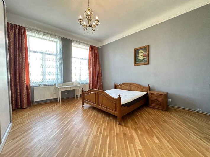 Продаж 2 кімнатної у центрі міста - фото 1