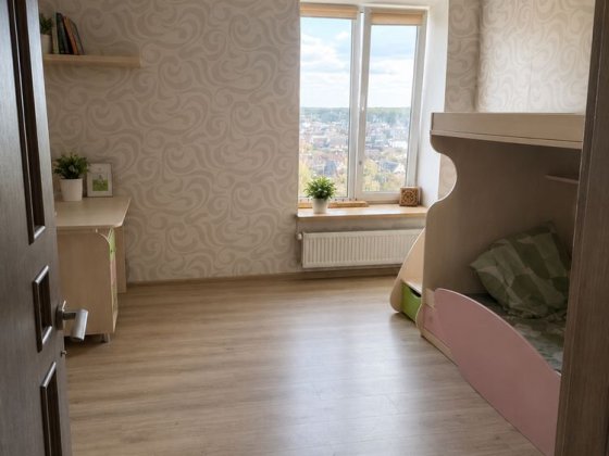 Продається велика євро 3к з ремонтом в центрі міста Гостомель