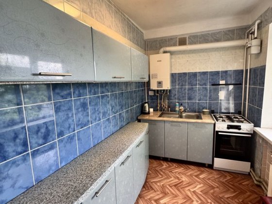 Продам 4 ком.Каменское А/О - Газ , р-н басейн Микомп Каменское