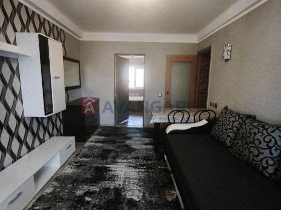 Продам 4 кімнатну квартиру у Центрі Каменское