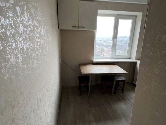 Продам 2х к.кв. АО в південній частині міста 30хв  до м.Дніпро. Кам'янське