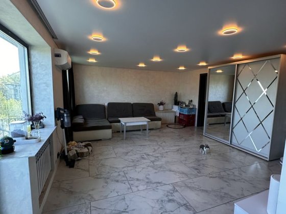 Продам 2x квартиру район Черемушки Каменское