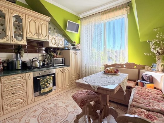Дворівнева квартира в центрі міста.Підходить під сертифікат. Дрогобич