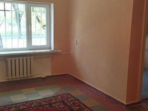 Продам 2 ком. квартиру в кирпичном доме. V Кам'янське