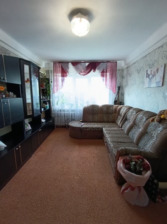 Продам 2-х комнатной на среднем этаже - фото 1