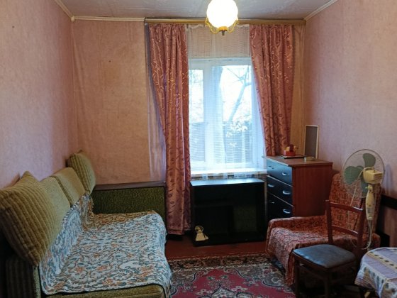 Продаж 2 -х  кімнатної квартири  з наявним майном Знам'янка