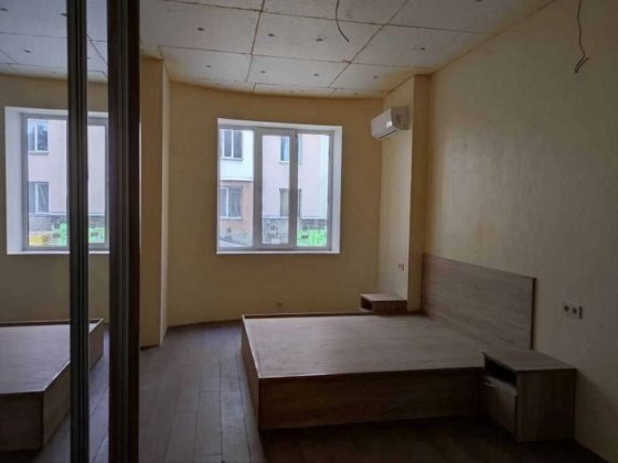 1 к. велика квартира , пр. Хантадзе Чорноморськ