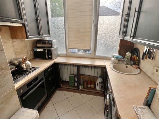 Продаю 3х ком кв  с ремонтом в спокойном районе. Программы++ Черноморск
