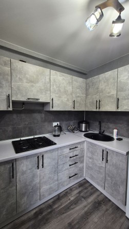Продам 1-но комнатную квартиру в районе курортного рынка - фото 1