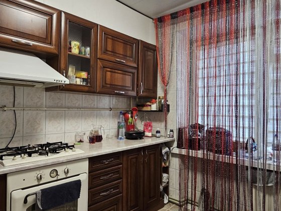 Продам 3- кімнатну квартиру з індивідуальним опаленням Каменец-Подольский