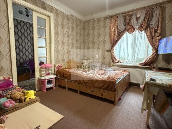 Продам 2-х кімнатну квартиру в районі парковій зоні з індивідуальним опаленням Каменец-Подольский