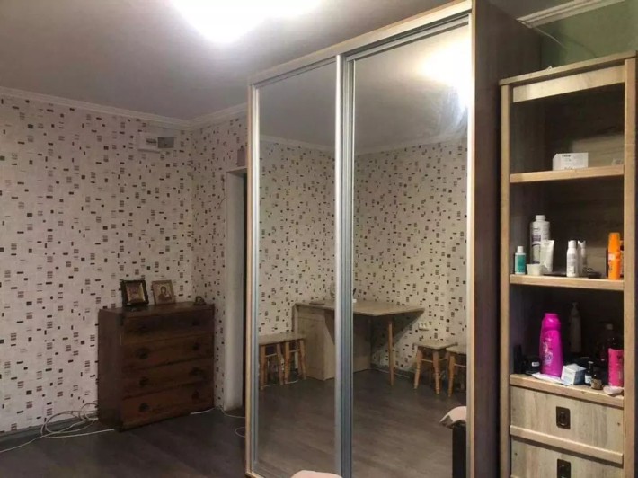 Заходи и живи! Продам уютную комнату в Черноморске всего за 10 000 $ - фото 1