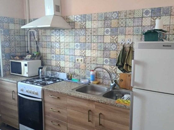 Однушка в хорошем кирпичном доме,низкий этаж!!! Черноморск