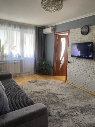 Продається 4 - х кімнатна квартира з ремонтом - фото 1