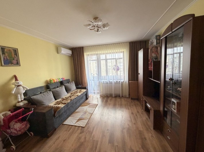 Продам 3-х кімнатну квартиру - фото 1