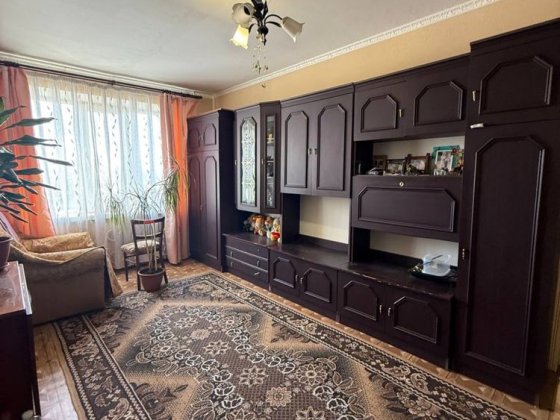 Продам двокімнатну секцію Кам'янець-Подільський