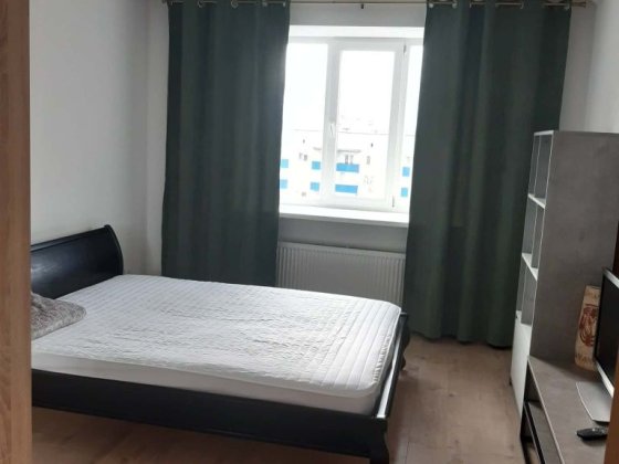Продається  простора 2-кімнатна квартира  в місті Кам'янець-Подільський. Каменец-Подольский