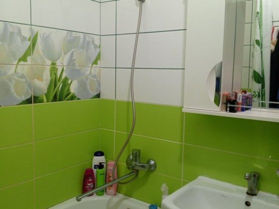 Продам квартиру в районі управління.З окремим входом,та меблями Канев