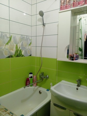 Продам квартиру в районі управління.З окремим входом,та меблями - фото 1