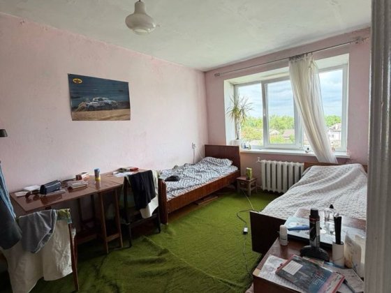 Продам двокімнатну квартиру . Кам'янець-Подільський