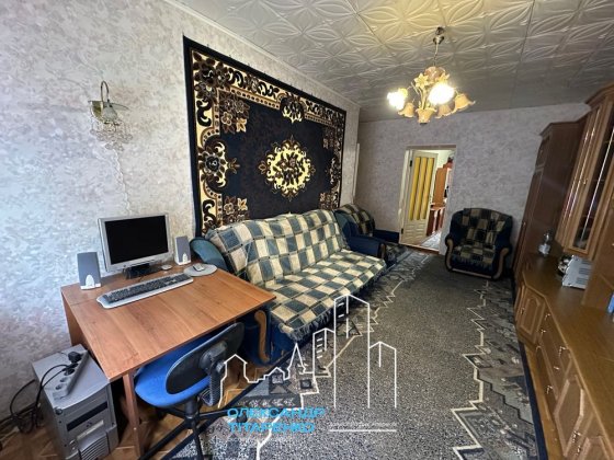 Продам трикімнатну квартиру на мікрорайоні! Каменец-Подольский