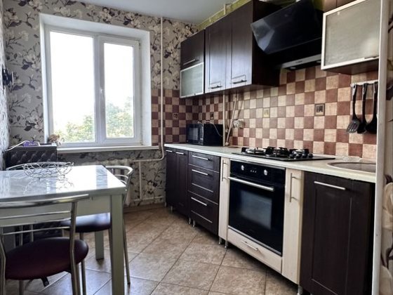 Продам 3 к квартиру 63 м2 біля Парку Молодіжний Черноморск