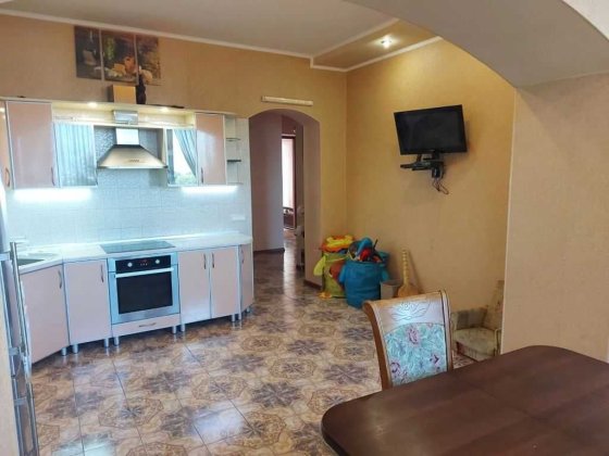Продается 2 ком. Квартира, морской р-н. 90м2 Черноморск