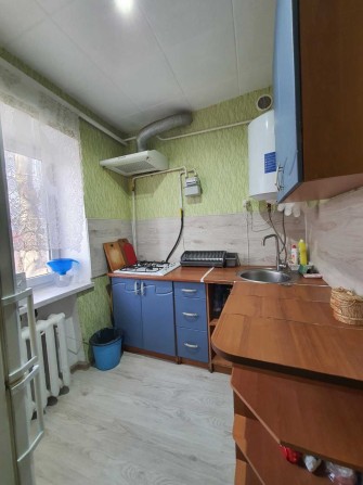 Продам (можно по программе) 3 комнатную квартиру - фото 1