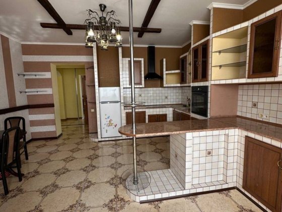 Продам простору 2к.кв біля моря в елітному районі в м.Чорноморськ! Чорноморськ