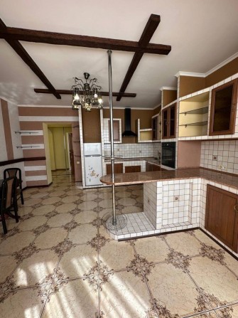 Продам простору 2к.кв біля моря в елітному районі в м.Чорноморськ! - фото 1