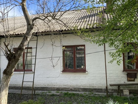 Продам квартиру в 3-х квартирном доме. Конотоп