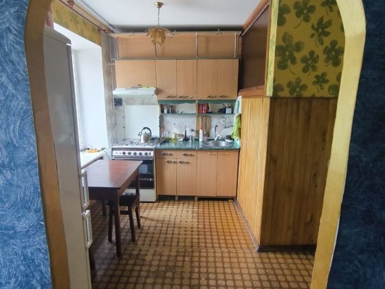 Продається затишна 2-кімнатна квартира по вул. Успенсько-Троїцька вулиця у самому центрі Конотоп. Конотоп