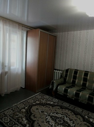 Продам 1 комнатную в центре города - фото 1