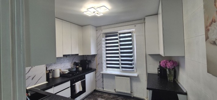 Продам 3 кімнатну квартиру в центрі - фото 1