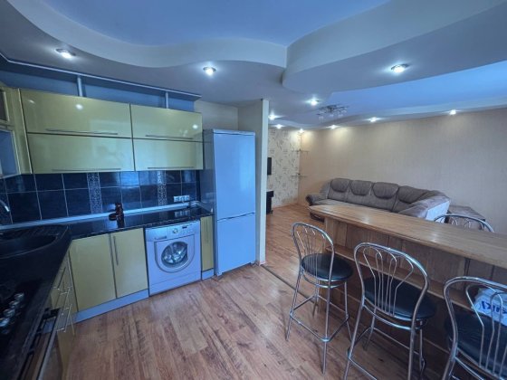Продам 3 кімнатну  квартиру Лубны