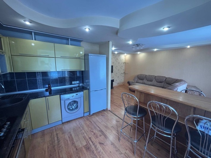 Продам 3 кімнатну  квартиру - фото 1