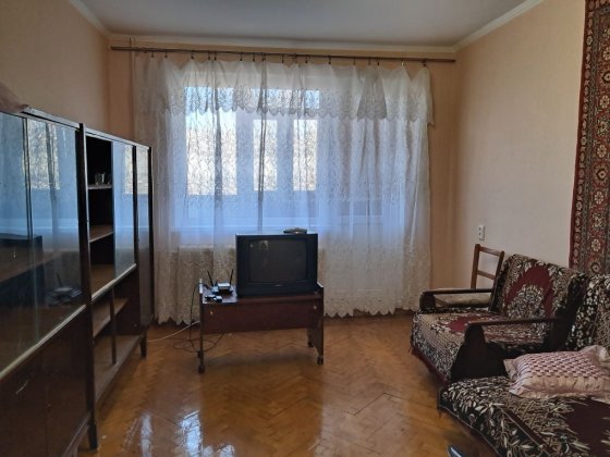 Продам 2х кімнатну квартиру Лозова