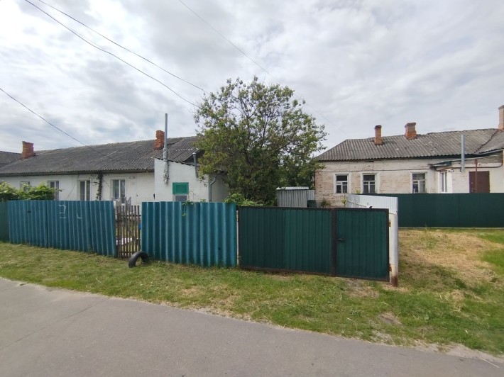 Квартира 3к поруч з центром / продаж 42м2 плюс 1 сотка землі - фото 1