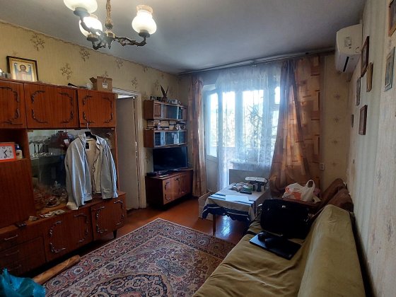 Продам 3-кімнатну квартиру. Вул.Стависька,11.