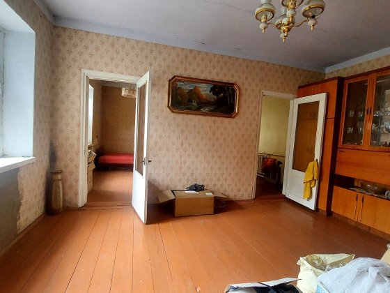 Продам 4-кімнатну квартиру. Вул.Шаргородська,46.