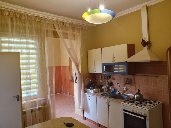 Продається 3 кімнатна квартира в центрі Мукачеве