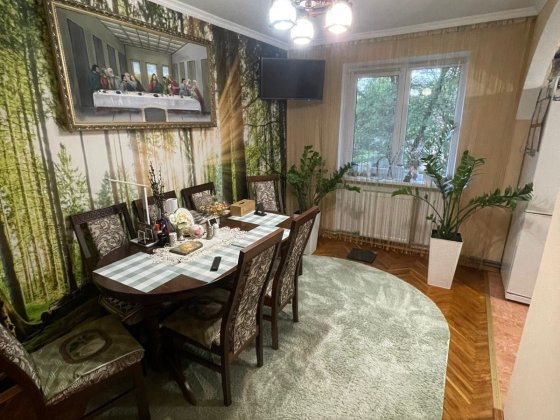 Атмосферна 2 кімнатна квартира з продуманим плануванням та окремою столовою, готова до проживання Мукачево